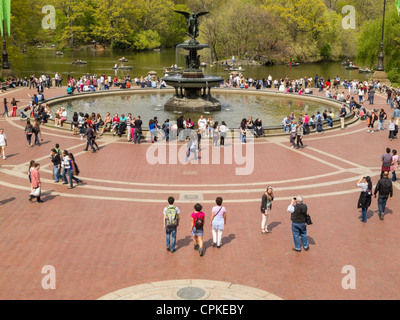 Bethesda Plaza, angelo delle acque della fontana, NYC Foto Stock