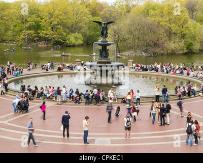 Bethesda Plaza, angelo delle acque della fontana, NYC Foto Stock