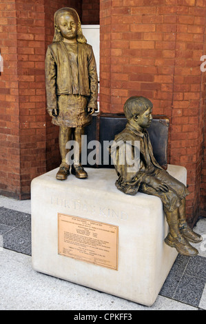 Stazione ferroviaria Kindertransport memoriale da Flor Kent Foto Stock