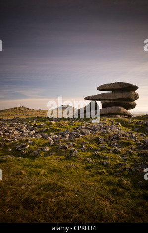 Showery Tor nei pressi di Tor ruvida o Roughtor su Bodmin Moor, Cornwall Foto Stock