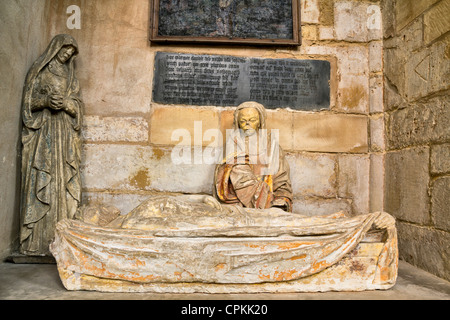 Statua di Gesù ha portato giù dalla croce in Collégiale Notre Dame de l'Assomption, Écouis Foto Stock