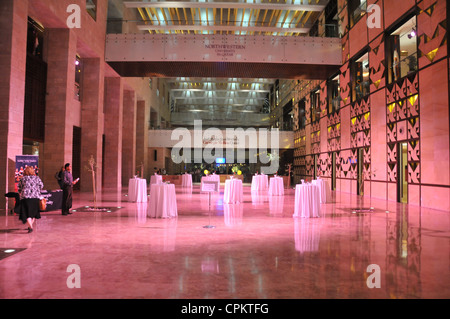 Le strutture della Northwestern University e la Carnegie Mellon branch università di Città Educativa, Doha, Qatar. Foto Stock