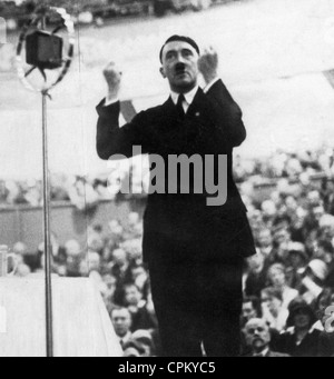 Adolf Hitler durante un discorso, 1930 Foto Stock