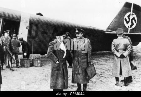 Wilhelm Canaris con Franz-Eccard di Bentivegni sul Fronte Orientale, 1941 Foto Stock