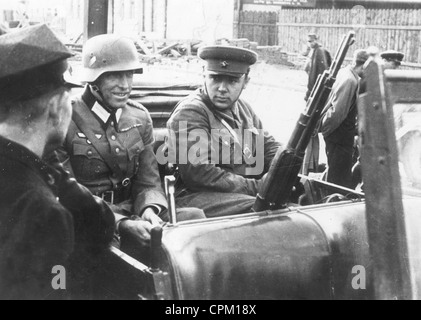 Tedesco e funzionari sovietici in Polonia, 1939 Foto Stock