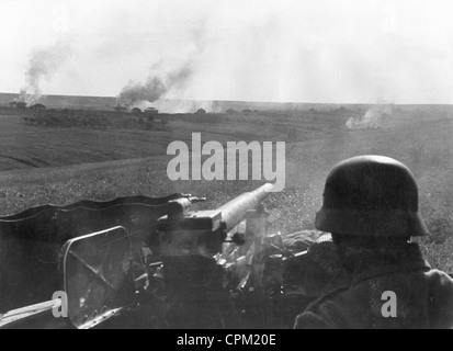 Corazzate tedesche trasporto di personale in Ucraina meridionale, 1942 Foto Stock