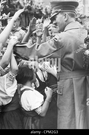 Adolf Hitler con i bambini Foto Stock