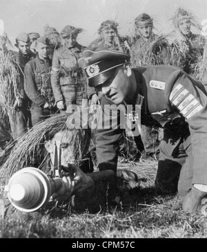 La formazione della gioventù hitleriana membri durante la Seconda Guerra Mondiale, 1944 Foto Stock