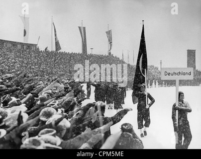 Cerimonia di apertura dei giochi olimpici a Garmisch-Partenkirchen, 1936 Foto Stock