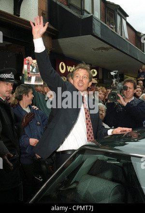Il Primo Ministro britannico Tony Blair in visita a Wrexham Galles nel 1997 Foto Stock