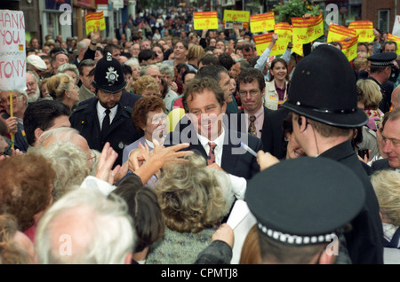 Il Primo Ministro britannico Tony Blair in visita a Wrexham Galles nel 1997 Foto Stock