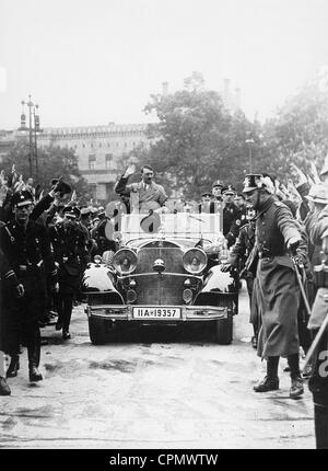 Adolf Hitler sul modo per una sessione del Reichstag, 1933 Foto Stock