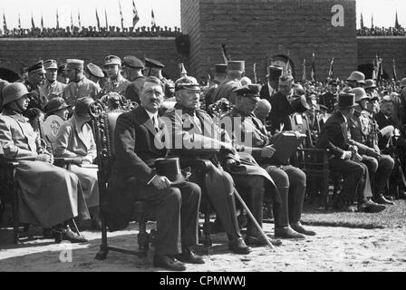 Adolf Hitler. Paul von Hindenburg, Hermann Goering durante la celebrazione Tannenberg, 1933 Foto Stock