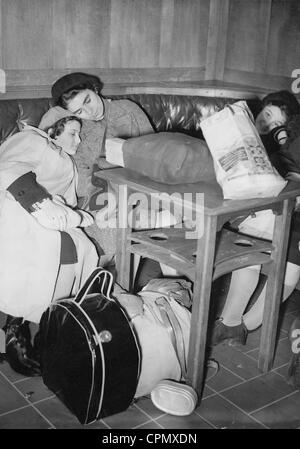 Jewish i bambini rifugiati al loro arrivo a Harwich, 1938 Foto Stock