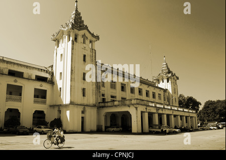 Yangon stazione ferroviaria Foto Stock