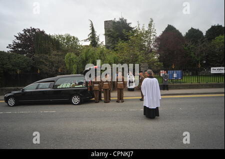 Il servizio funebre per L/Cpl Lee Davies era a 1130 ore, martedì 29 maggio 2012 presso la chiesa di Saint Mary, Church Street, Cardigan (SA43 1EG) seguita dalla cremazione presso il Parc Gwyn crematorio, Narberth (SA67 8UD)L?Cpl Davies è stato KIA in Afghanistan, KIA dal fuoco di armi leggere Sabato 12 Maggio 2012 Foto Stock