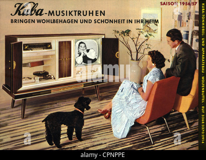 Televisione, pubblicità, per televisione combinata Kuba finale, slogan pubblicitario: 'Kuba-Musiktruhen bringen Wohlbehagen und Schoenheit in Ihr Heim', televisore di Graetz, radio di Telefunken, prezzo originale 1956: DM 2898, caso: Legni esotici, prospetto, produttore di gramofoni Kuba da Wolfenbuettel,-1956 diritti aggiuntivi Foto Stock
