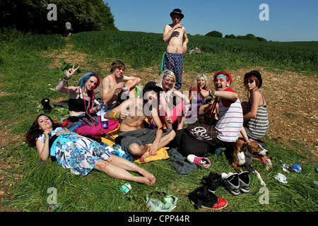 Studente illegale rave ancora in corso la mattina dopo in un campo di Falmer, East Sussex, Regno Unito. Foto Stock