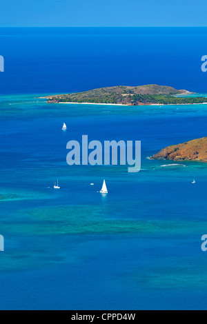 Virgin Gorda, Isole Vergini Britanniche, Isole dei Caraibi: vista in elevazione del turchese North Sound e Leverick Bay da Fanny hill Foto Stock