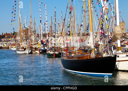 Yarmouth vecchio Festival Gaffers Giubileo nostalgico passato storia celebrazioni estate bandiere bunting Foto Stock