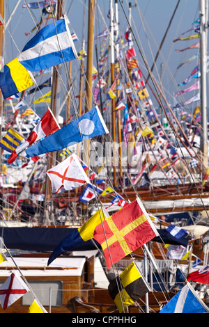 Yarmouth vecchio Festival Gaffers Giubileo nostalgico passato storia celebrazioni estate bandiere bunting Foto Stock