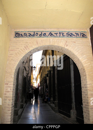 Spagna Andalusia Granada Al Alcaiceria, Zacatin area shopping vicolo Foto Stock