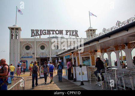 Il Brighton Pier in East Sussex - UK Foto Stock