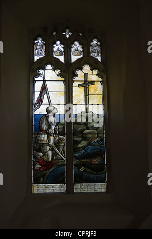 Il Ward e Hughes memoriale di vetro di finestra per Charles Hotham Montagu Doughty, Theberton chiesa, Suffolk, Inghilterra Foto Stock