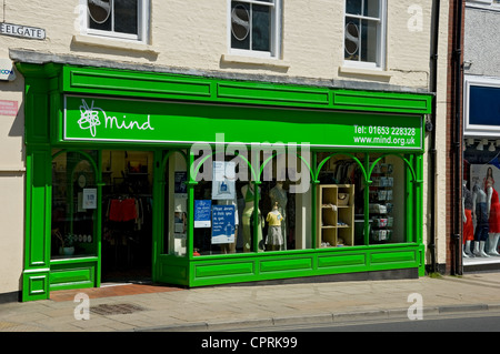Mind Charity Shop, negozio di beneficenza esterno, Malton, North Yorkshire, Inghilterra, Regno Unito, Gran Bretagna, Regno Unito, Gran Bretagna Foto Stock
