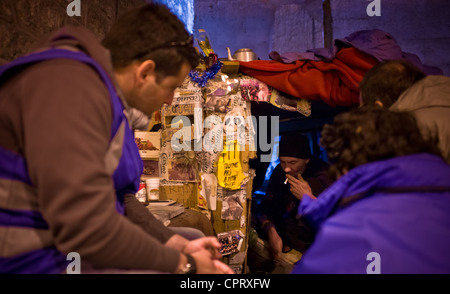 Un pomeriggio del giorno Maraude con Social prima, l'aiuto dell'estremamente precaria con gli stakeholder Samusocial. Emilie e Foto Stock