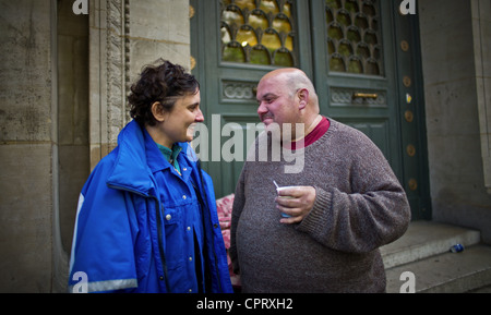 Un pomeriggio del giorno Maraude con Social prima, l'aiuto dell'estremamente precaria con gli stakeholder Samusocial. Emilie bri Foto Stock