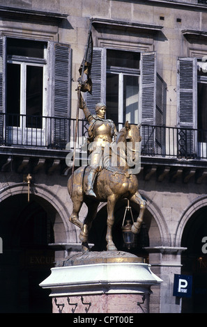 Giovanna d'Arco, 6.1.1412 - 30.5.1431, eroina nazionale francese, intera lunghezza, monumento, statua equestre, Parigi, Francia, Foto Stock