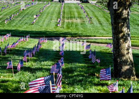 Il Memorial Day 2012 al Riverside National Cemetery in Riverside California per veterani militari e i loro coniugi Foto Stock