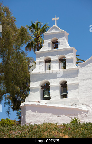 Campanile presso la missione di San Diego de Alcala. Foto Stock