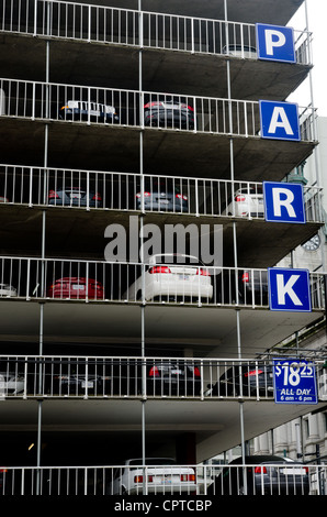 Parcheggio in garage o parcheggio multipiano, del centro cittadino di Vancouver, BC, Canada