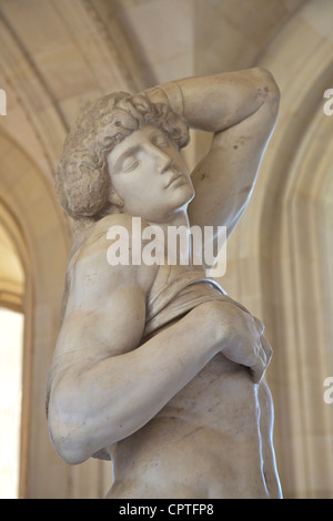 Dettaglio di Schiavo Morente, scultura in marmo di Michelangelo, 1513-1516, il Musee du Louvre, Parigi, Francia, Europa Foto Stock