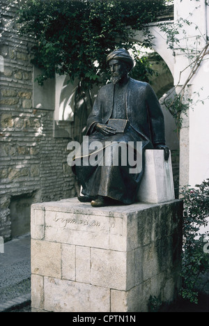 Moses Maimonides, 30.3.1135 - 13.12.1204, filosofo ebraico, medico e giurista, monumento, statua in bronzo, Cordoba, Spagna, Foto Stock