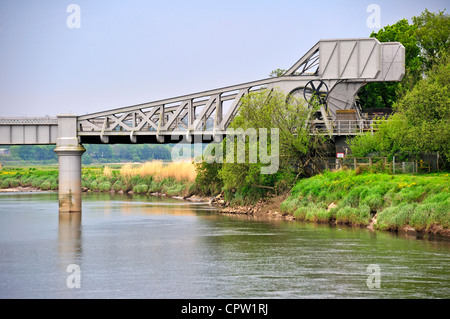 Ponte mobile a Carmarthen, oltre il Fiume Towy Foto Stock