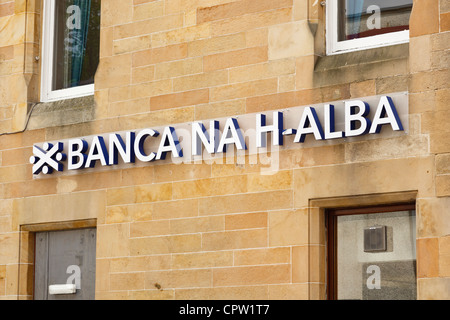 La Scozia, Regno Unito. Bank of Scotland segno nel linguaggio gaelico Banca na h-Alba. Foto Stock