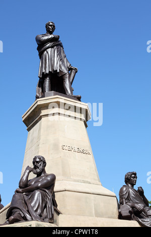 George Stephenson memorial statua Newcastle upon Tyne, England, Regno Unito Foto Stock