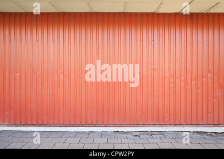 Magazzino vuoto a parete, può essere usata come background industriale Foto Stock