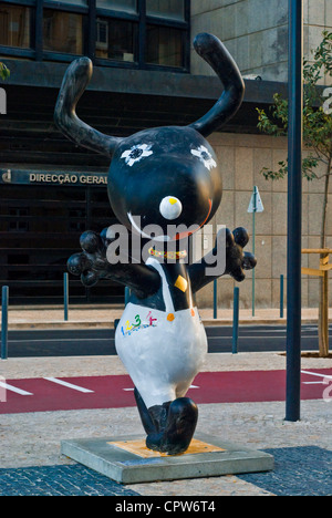 Snoopy ARTE URBANA Lisbona Portogallo a Duque d'Avila Avenue. Questi Snoopies sono state messe all'asta da UNICEF Foto Stock