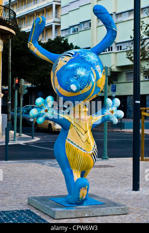 Snoopy ARTE URBANA Lisbona Portogallo a Duque d'Avila Avenue. Questi Snoopies sono state messe all'asta da UNICEF Foto Stock