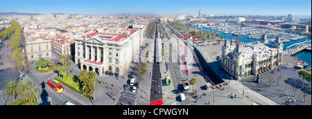 Panoramica aerea di Barcellona porta vista Passeig Colon e Ramblas Foto Stock