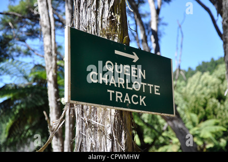 Queen Charlotte Track segno, Marlborough Sounds, Isola del Sud, Nuova Zelanda Foto Stock
