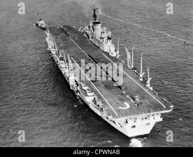 Royal Navy portaerei HMS ''aquila" (R05) Foto Stock