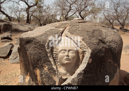 Pietra di granito carving al affida Loango santuario di granito vicino alla città di Ziniare, Burkina Faso, Africa occidentale. Foto Stock