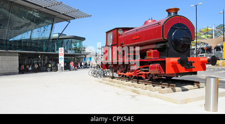 Robert vapore motore derivatore riposizionato in corrispondenza di rinnovato la stazione di Stratford (stazione fornisce accesso ferroviario per 2012 Olimpiadi di Londra) Foto Stock