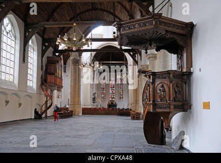 Delft, Paesi Bassi. Oude Kerk ("Vecchia chiesa" - Gothic) interni Foto Stock