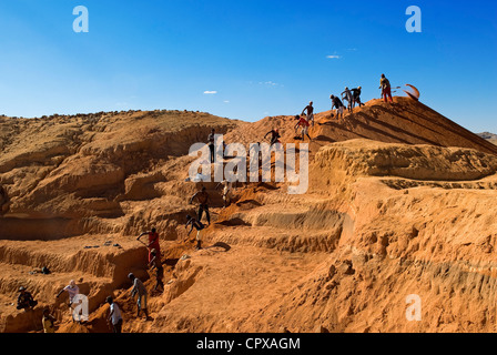 Madagascar altipiani centrali ex provincia di Fianarantsoa Regione di IHorombe città nuova nato di zaffiro Ilakaka rush con Foto Stock